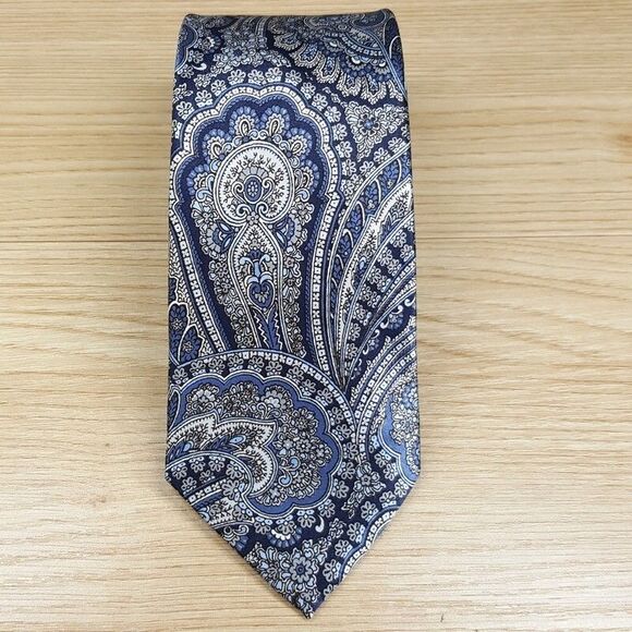 BLOOMINGDALES MENS STORE Neck Tie Gray Paisley 100% Silk Classic - Picture 2 of 5